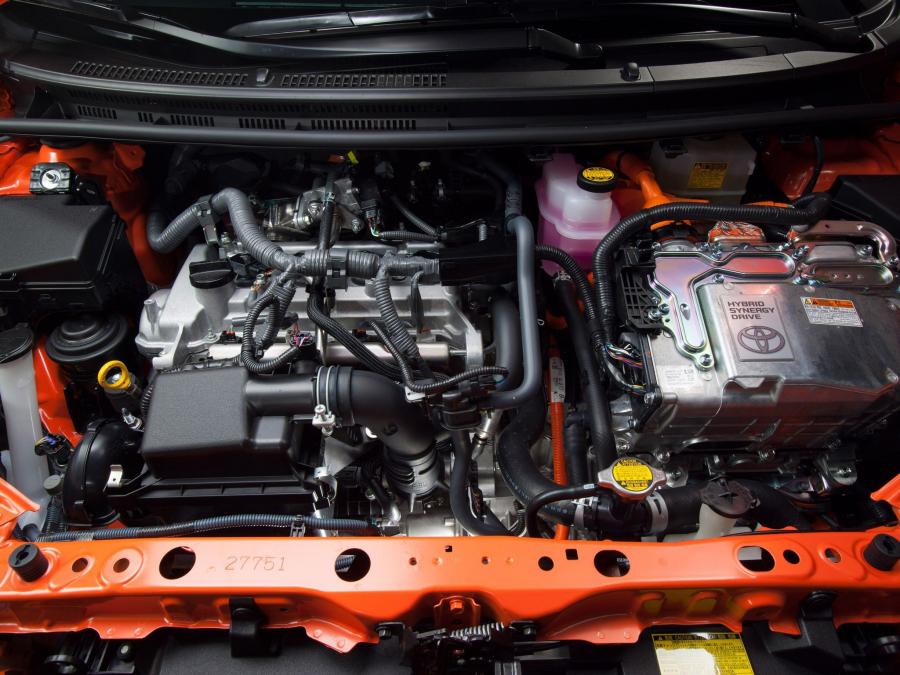  Toyota Prius C 2012 года  (фото 22 из 87)